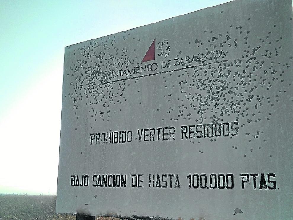 La señal que anuncia la sanción, en Malpica.