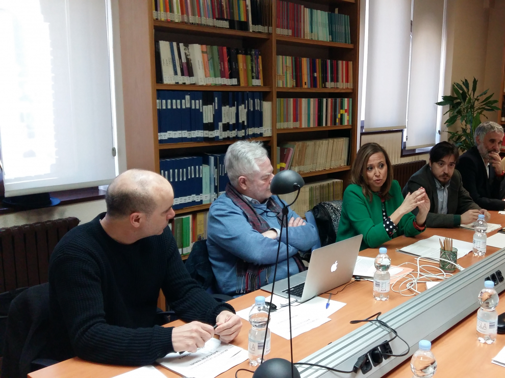 Primera reunión del grupo de expertos que elegirá los contenidos del museo, celebrada en el Archivo Provincial.