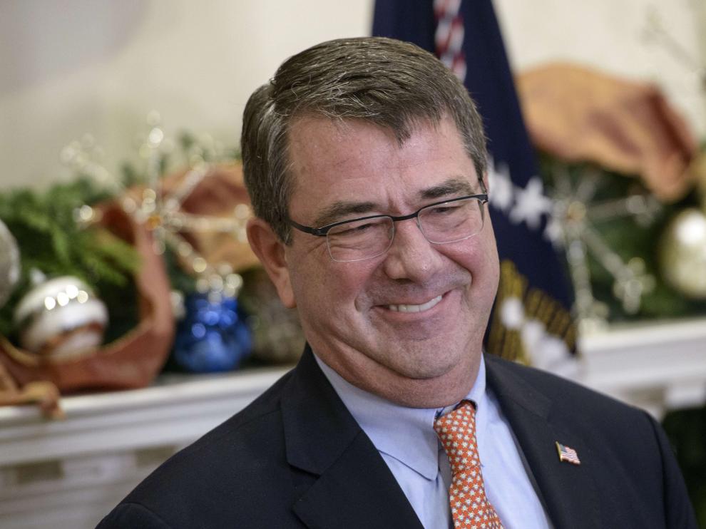 Ashton Carter smiles after being nominated for US Secretary of Defense in the Roosevelt Room of the White House December 5, 2014 in Washington, DC to replace Secretary of Defense Chuck Hagel. Secretary Hagel did not attend today's ceremony at the White House. AFP PHOTO/Brendan SMIALOWSKI US-POLITICS-OBAMA-CARTER