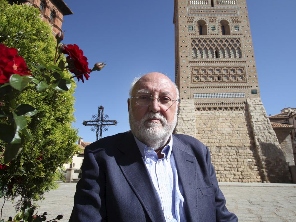 El profesor gonzalo Borras en Teruel. Foto Antonio garcia. 01-10-10