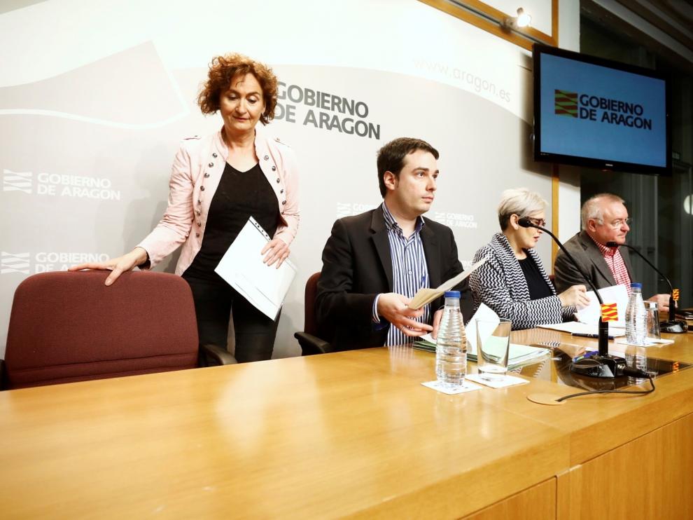Olga Alastruey, Ricardo Almalé, Isabel Casbas y Pedro Joaquín Simón, este miércoles, en rueda de prensa.