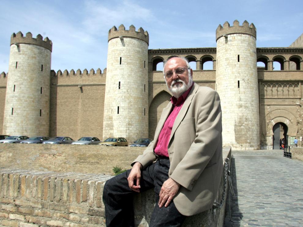 Gonzalo Borrás ante la Aljafería