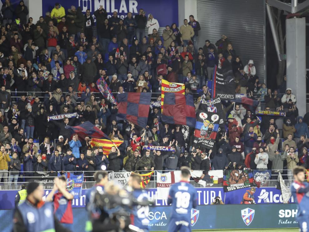 La afición de la SD Huesca abarrotó El Alcoraz en la visita del Real Madrid