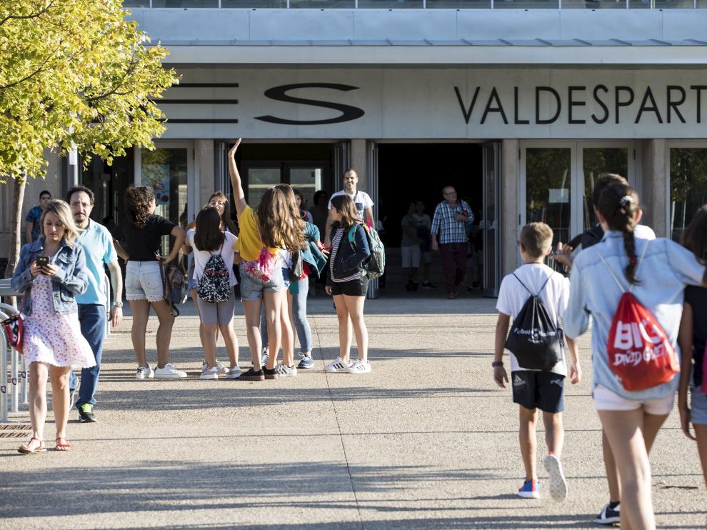 Entrada del IES Valdespartera.