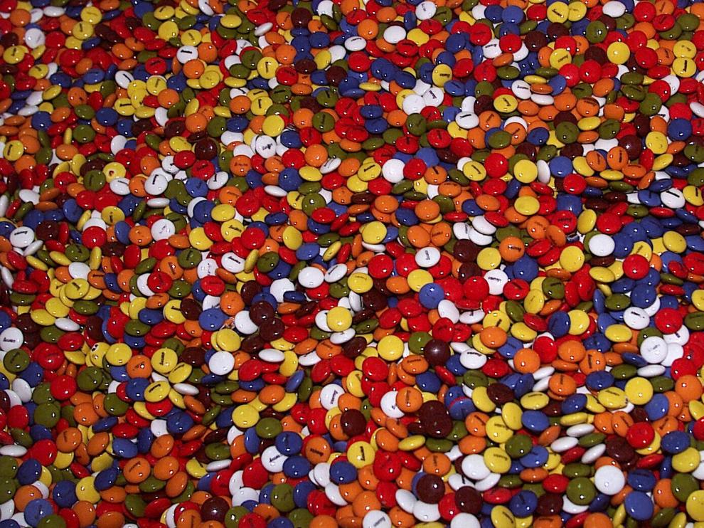Los lacasitos, inconfundibles por su colorido y por su sabor