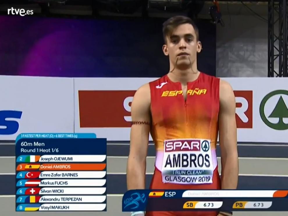 Daniel Ambrós, instantes antes de la carrera de 60 metros lisos en Glasgow.