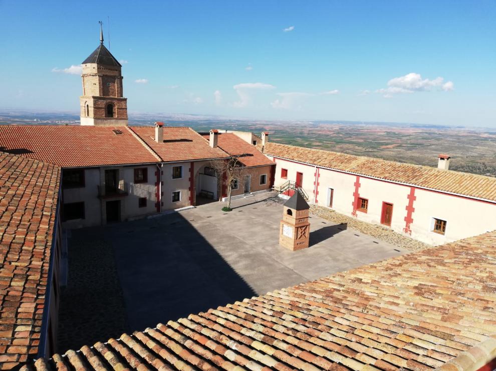 Vista general del santuario de la Virgen del Águila de Paniza.