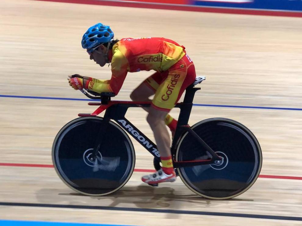El ciclista Eduardo Santas, con los colores de la selección esta temporada.