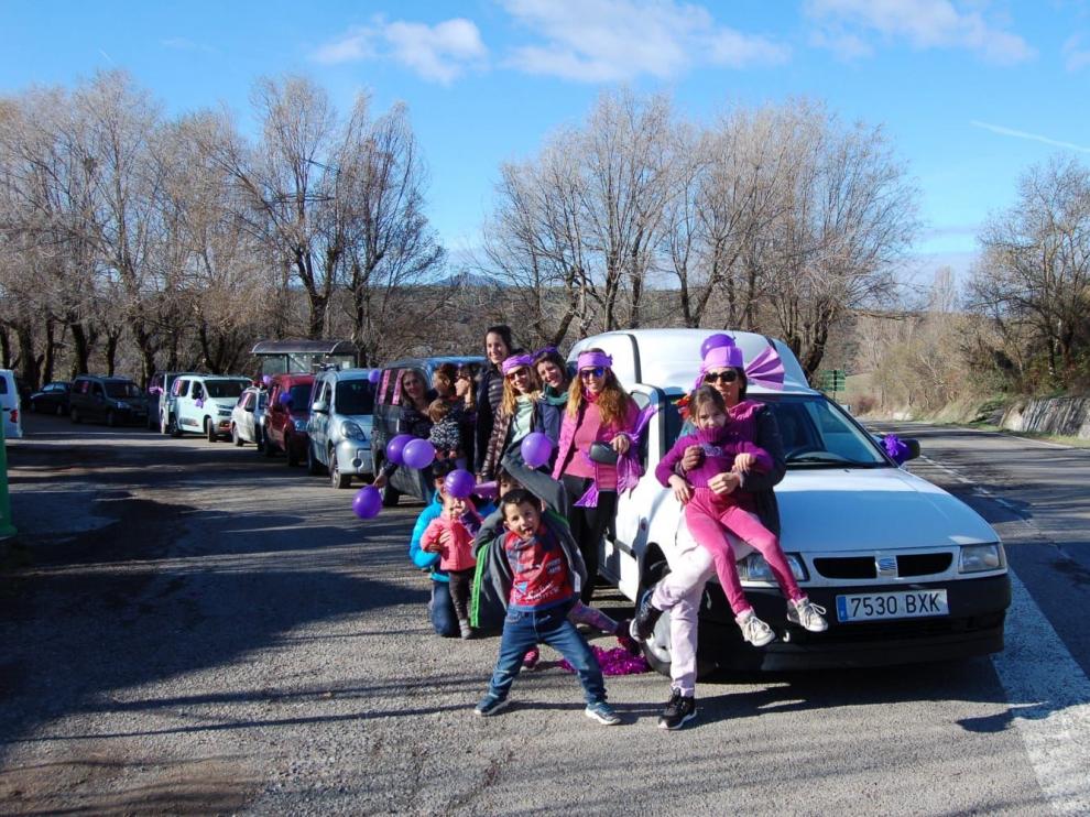 Caravana de mujeres por el 8-M en el valle de La Solana (Huesca).