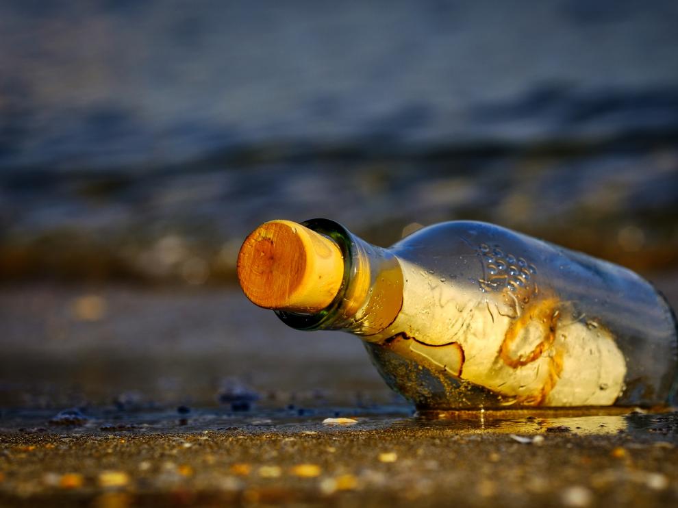 message-in-a-bottle-3437294_1920