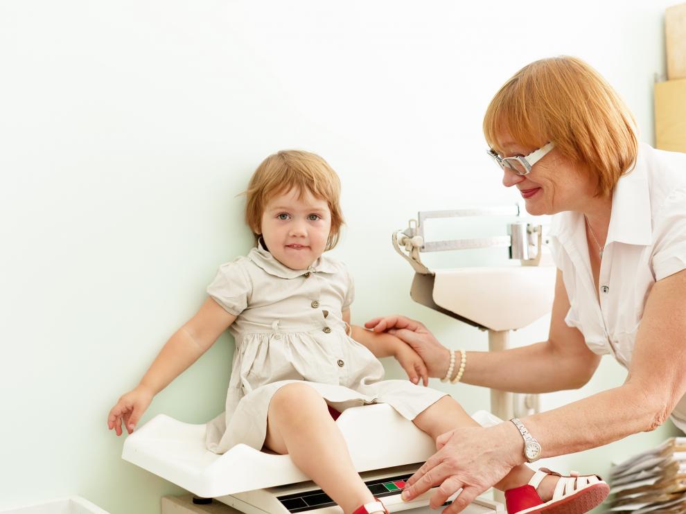 Es importante seguir unas normas básicas de alimentación para que, poco a poco, vayan creciendo como niños sanos.