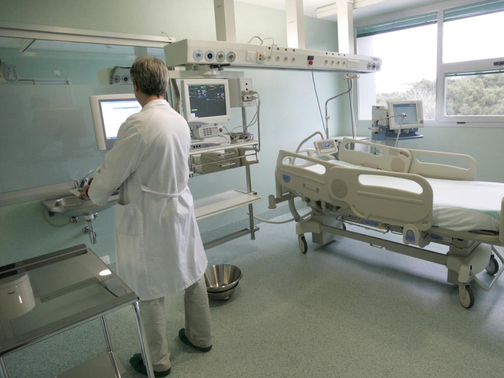 UCI HOSPITAL MIGUEL SERVET / 9-01-09 / FOTO: JUAN CARLOS ARCOS