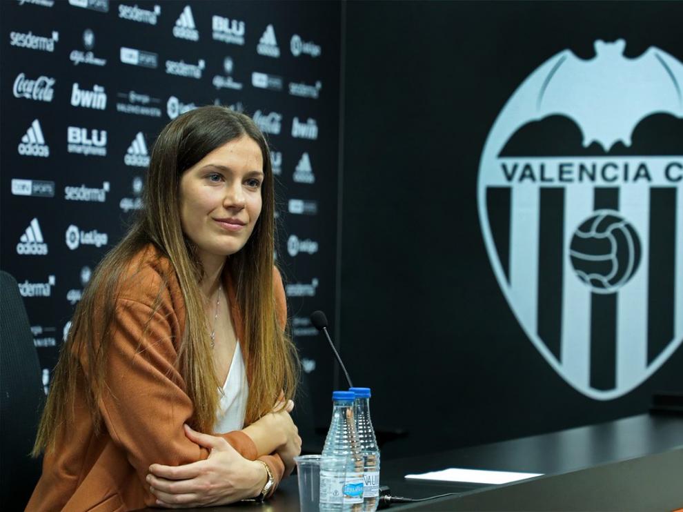 Andrea Esteban en la rueda de prensa de su despedida.