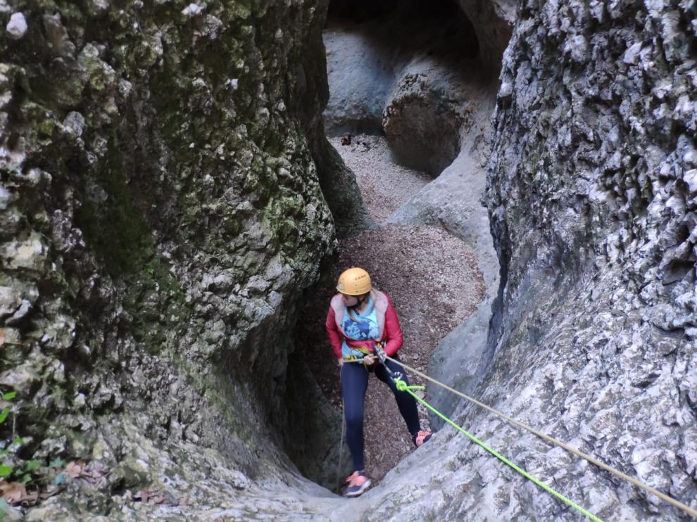 Descenso en rápel en el barranco seco de Basender hace solo unos días.