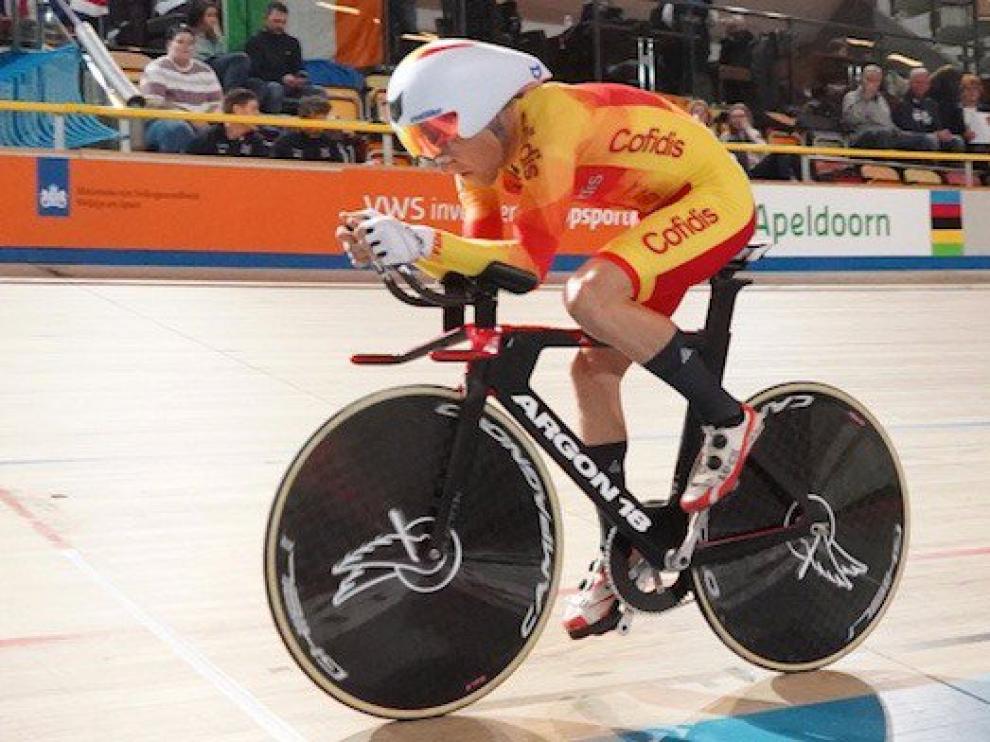 El aragonés Eduardo Santas, en acción en Apeldoorn (Países Bajos).