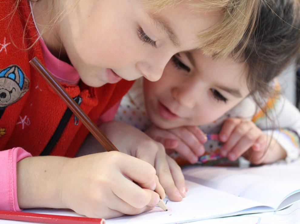 notebook-writing-person-pencil-girl-play-837883-pxhere.com