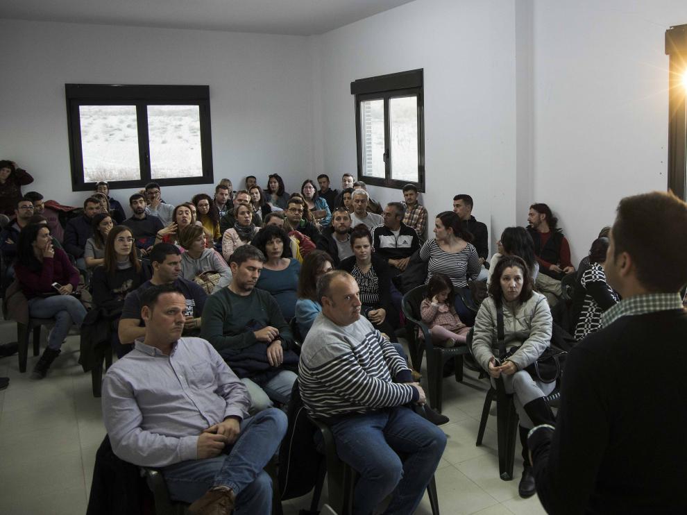 Jornada informativa de la Asociación de Vecinos de Arcosur para hablar del centro escolar del barrio
