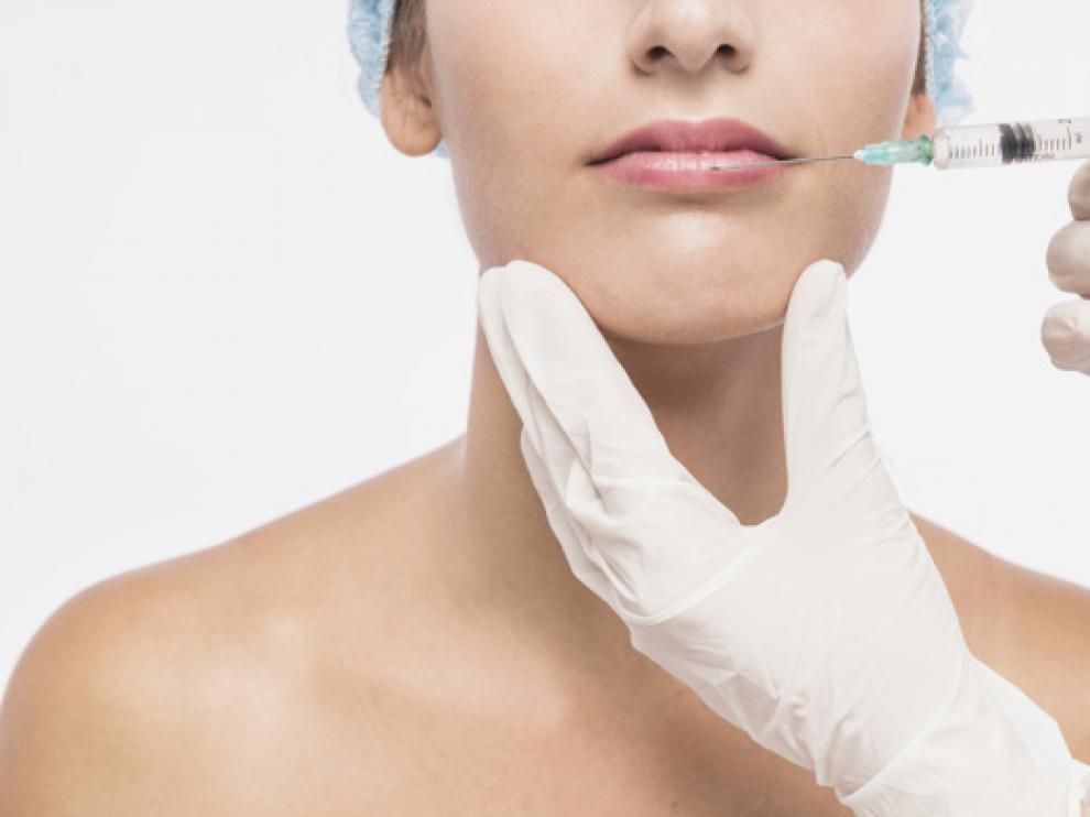 Detienen a una mujer en Gran Canaria por hacerse pasar por médica e inyectar silicona en los labios