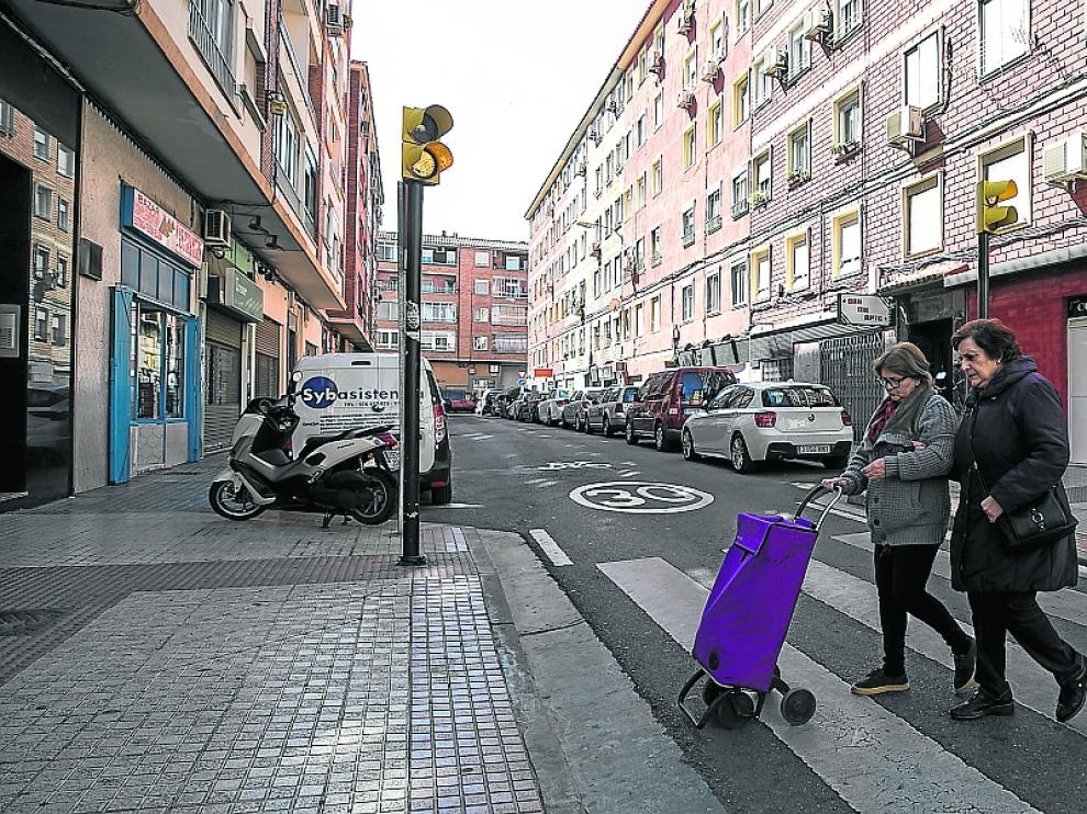 La calle del Monasterio de Veruela, del barrio de Las Fuentes, recuperó el jueves la normalidad.
