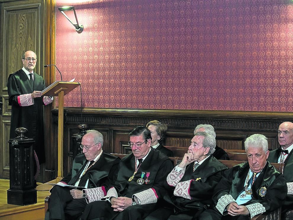 El jurista Juan Antonio García Toledo, el jueves durante la lectura de su discurso.