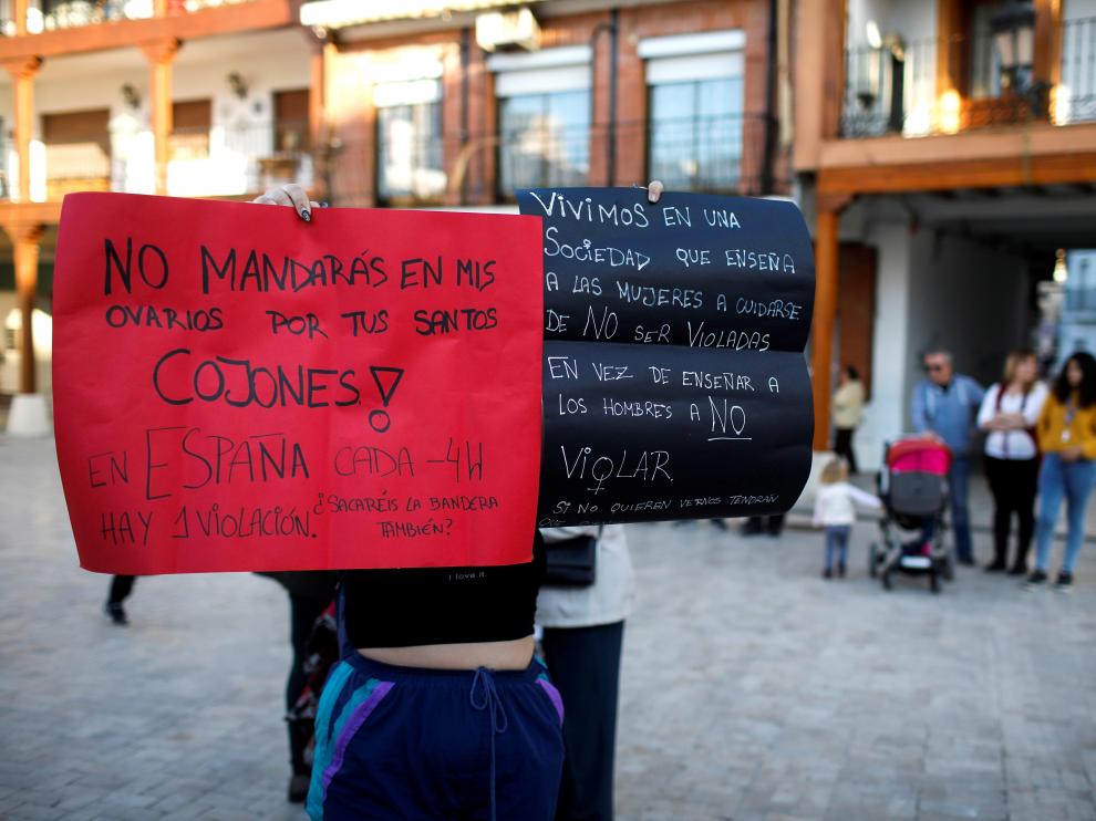 Concentración de repulsa por la agresión sexual a una joven en Ciempozuelos (Madrid).