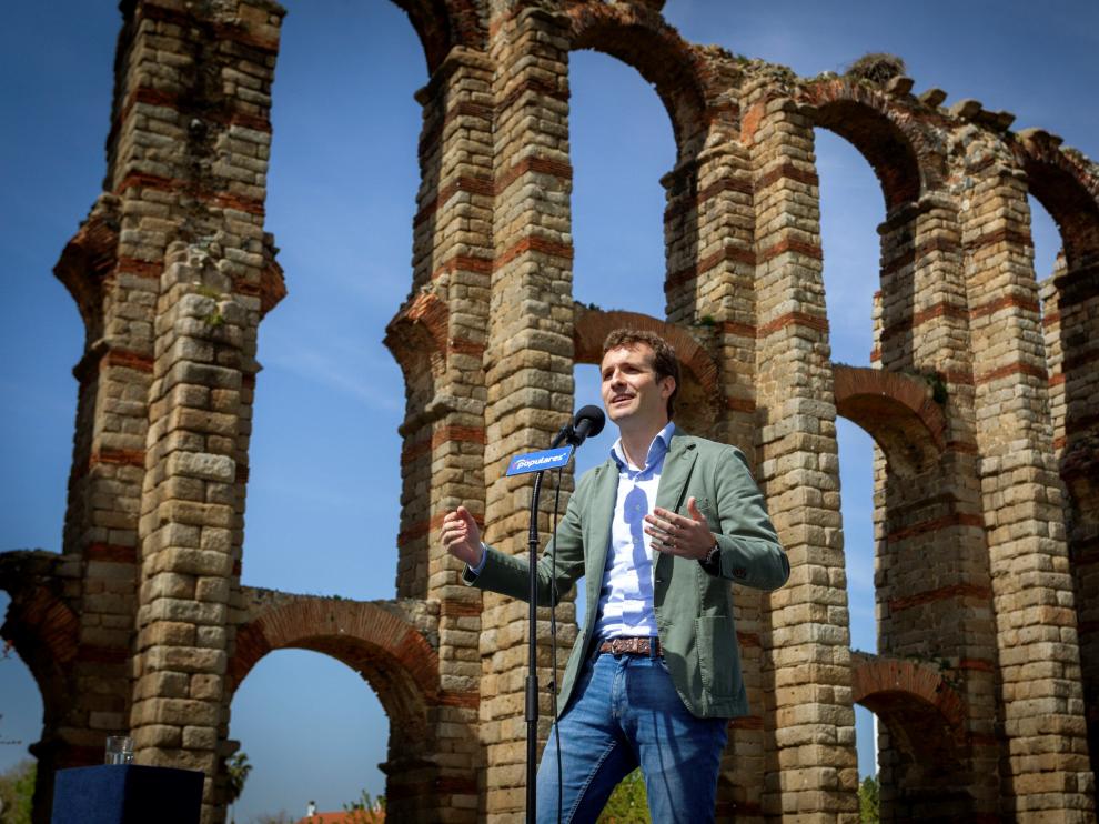 Pablo Casado, en el acto de este sábado junto al acueducto de Los Milagros, en Mérida.