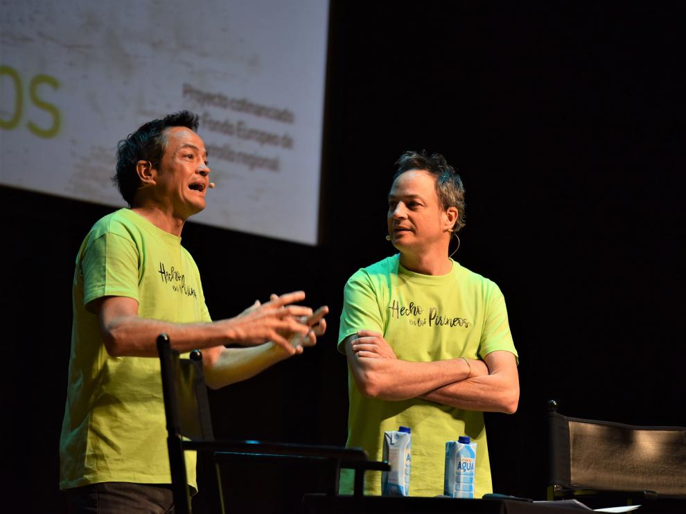Los hermanos Torres durante su ponencia en el congreso de Huesca.