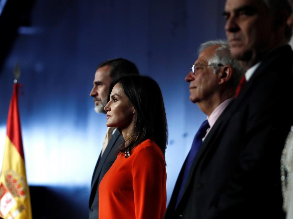 Borrell junto a los Reyes en su vivita a Argentina.