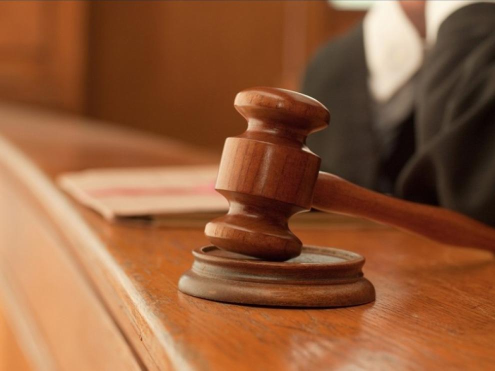Condenada a 40 años por obligar a sus 3 hijos menores a tener relaciones con un hombre por dinero