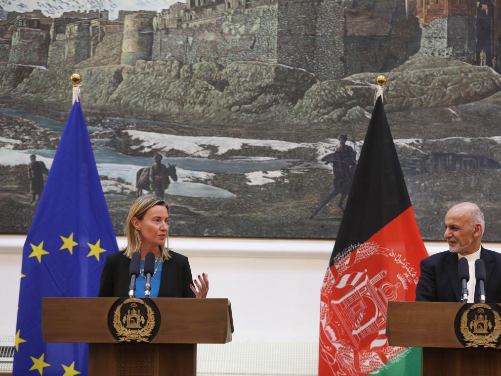 Federica Mogherini y Ashraf Ghani en rueda de prensa.