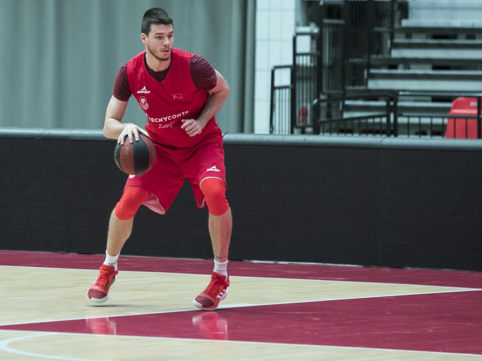 Jonathan Barreiro, en un entrenamiento reciente con el Tecnyconta Zaragoza.