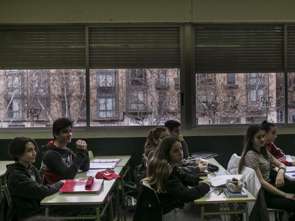 Alumnos de 4º de la ESO del IES Pedro de Luna, que realizaron la prueba para obtener el B1.