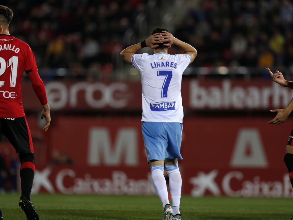 Miguel Linares, de espaldas, el lunes pasado en Mallorca.