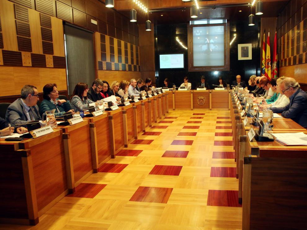 Sesión plenaria del Ayuntamiento de Huesca de este miércoles.