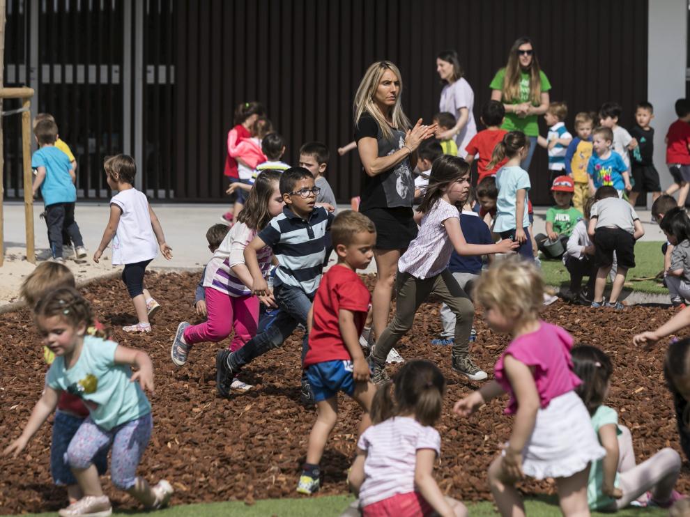 El colegio Arcosur tendrá el año próximo cinco aulas con 25 niños y una con 26. En la foto, inauguración del centro el mayo del pasado año