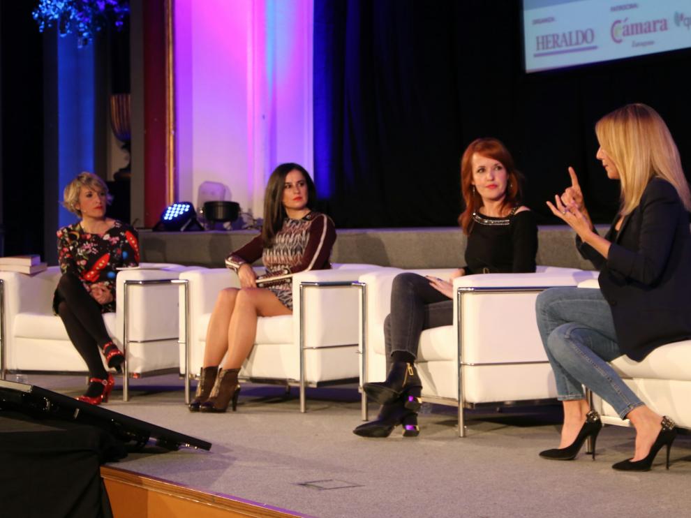 Raquel Fuertes, Inés Molina, Vanessa Montfort y Berta Collado, en ‘Mujeres de éxito’.