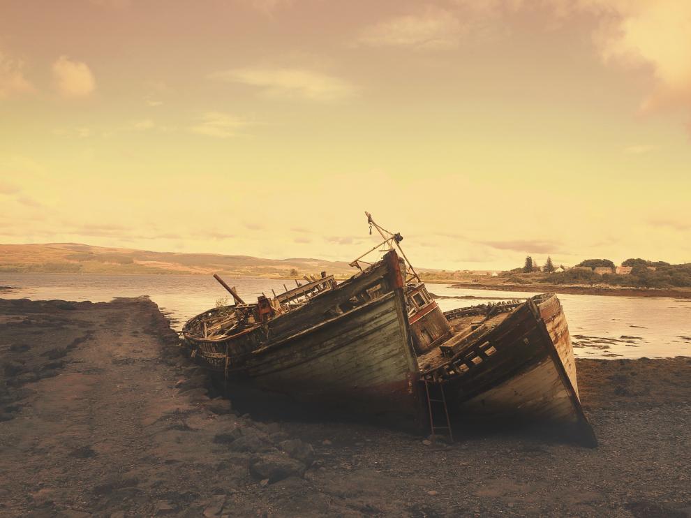 stranded-918933_1920