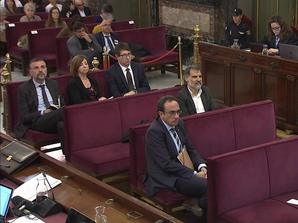 Santi Vila, Meritxel Borrás, Carles Mundo, Jordi Cuixart, Josep Rull y Jordi Turull, acusados en el juicio del Procés