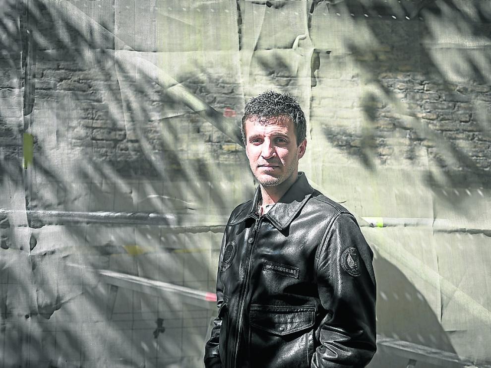 Alejandro Corral presentó su novela de época en el museo Pablo Serrano.