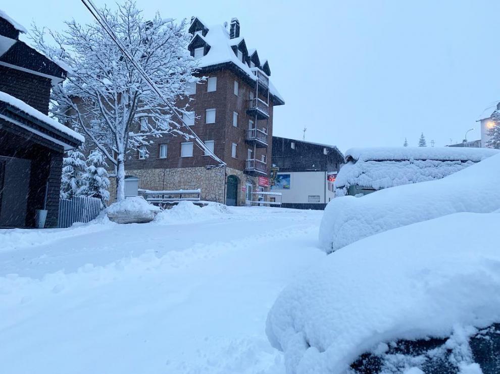 Imágenes de las nevadas caídas este sábado.