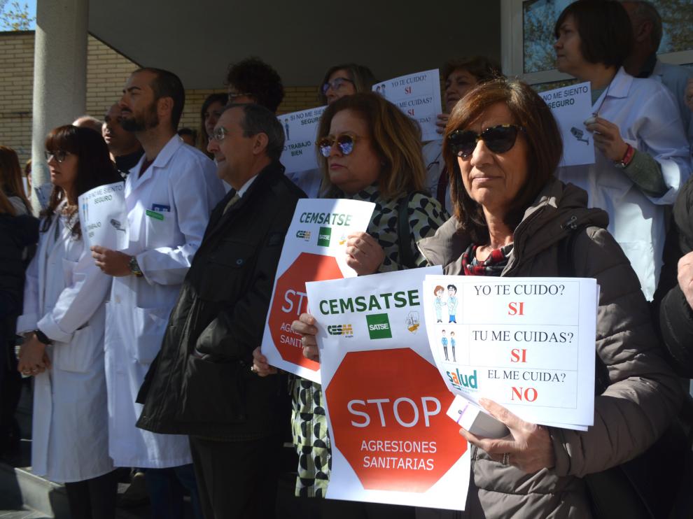 Concentración de protesta contra las agresiones sanitarias.