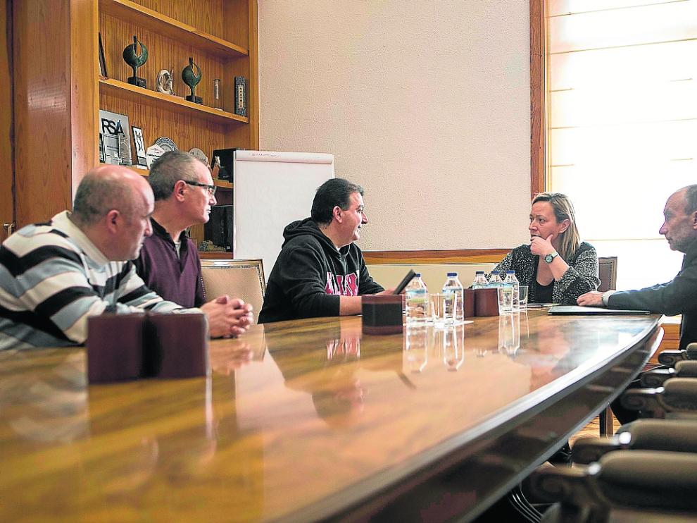 Gastón, ayer con los representantes de las subcontratas de la térmica