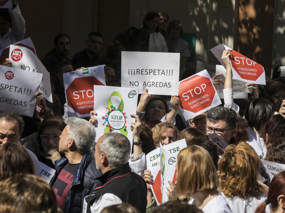 Concentración por la agresión a las auxiliares de enfermería.
