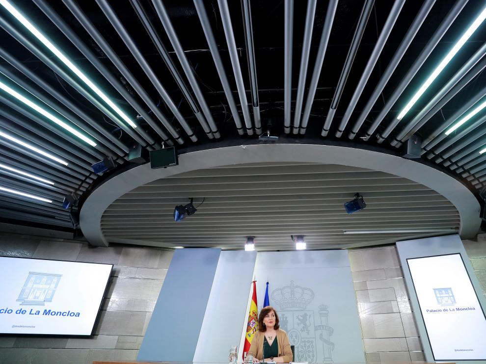 La vicepresidenta del Gobierno, Carmen Calvo, durante una de las ruedas de prensa de los viernes.