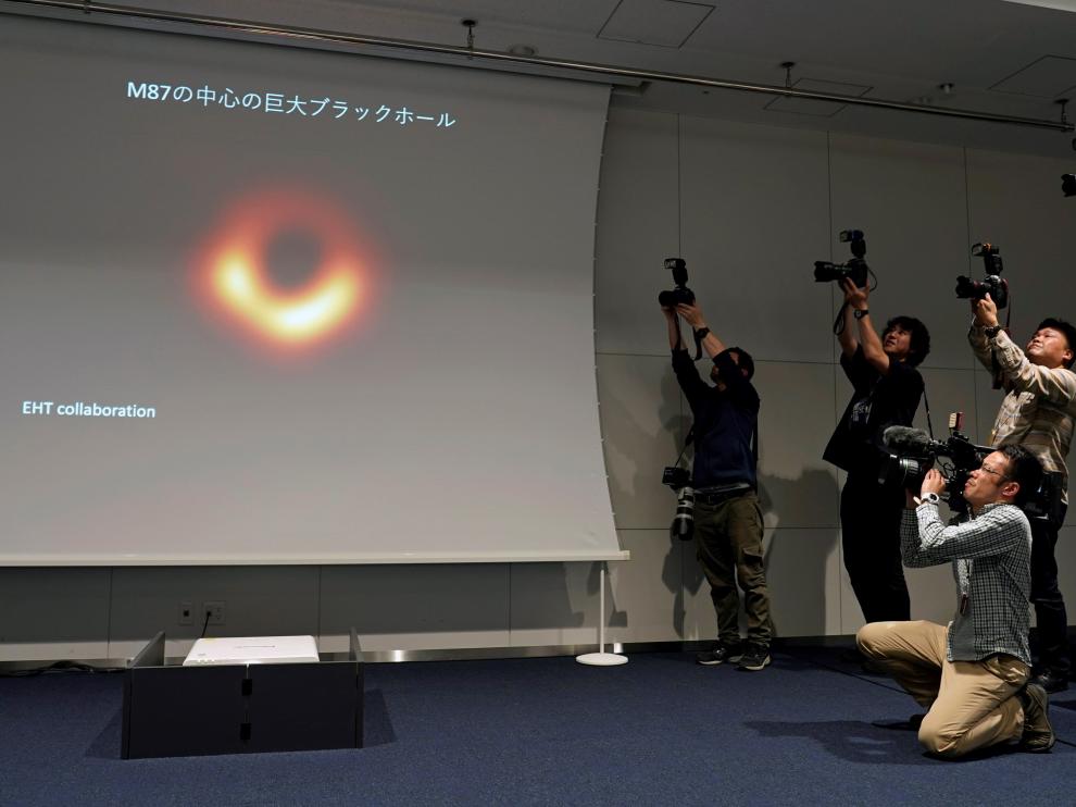 Presentación de la primera foto de un agujero negro.