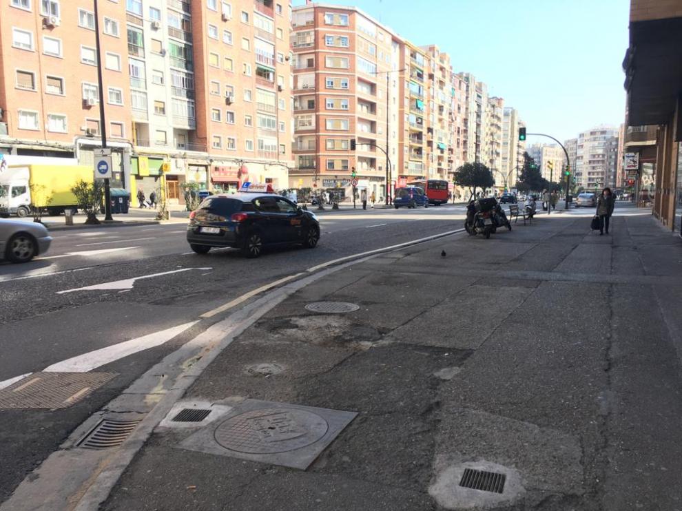 Los vecinos de la avenida de Navarra avanzan hacia el arreglo de sus aceras.