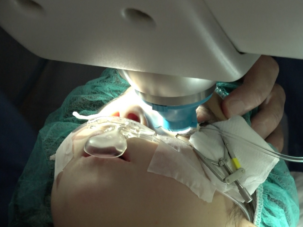 Operación con la nueva técnica implantada por el Clínico.