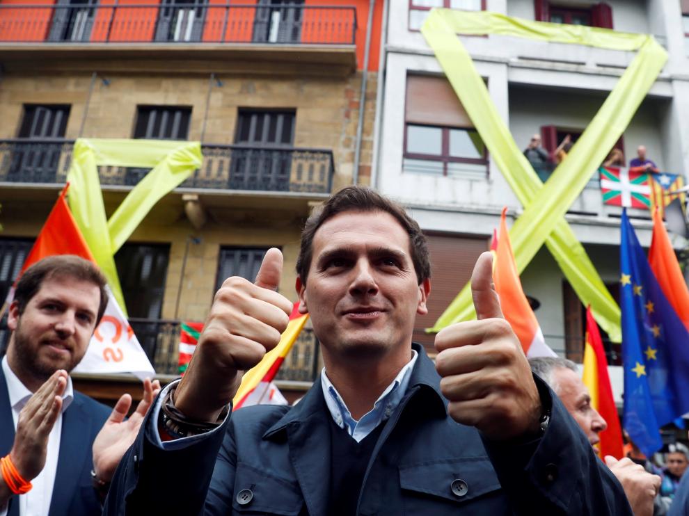 La Ertzaintza se ha visto obligada a cargar contra manifestantes tras el mitin de Cs en Rentería