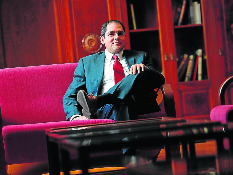El profesor Gustavo Garduño, en la Facultad de Derecho de Zaragoza.