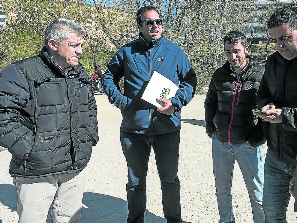 Samper (Asaja), Alcubierre (UAGA), Valero (Asaja) y Roche (UPA), en una reciente protesta.